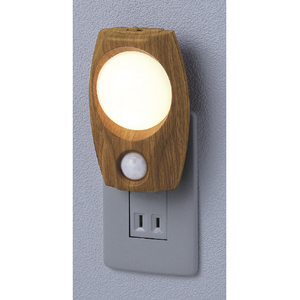 エルパ LED ナイトライト コンセント式 明暗&人感センサー 木目調 温白色光 PM-LW200(L)-イメージ1